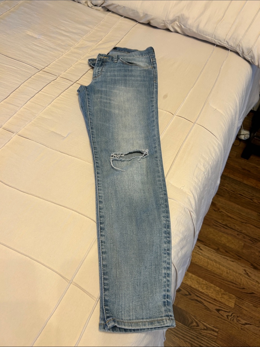 Banana Republic Light Blue Skinny Capri Jeans with Knee Distress